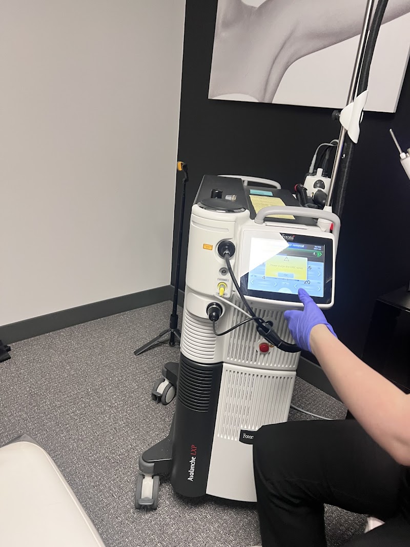 Laser & Glow photo 2