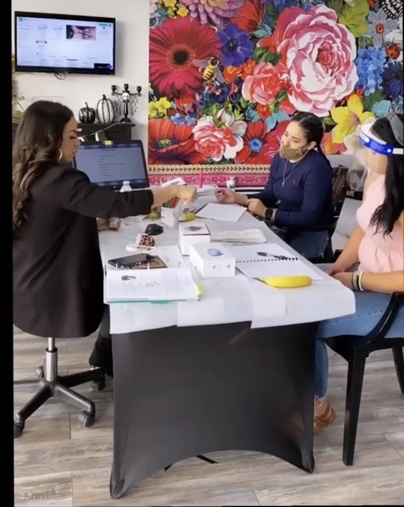 Oh La La Brow Bar & Lash Studio photo 3