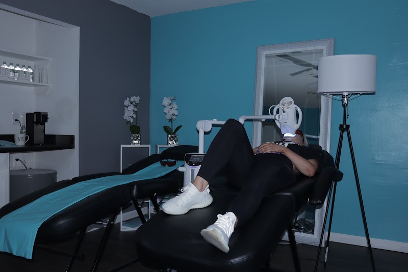 Pearl White Signature photo 3